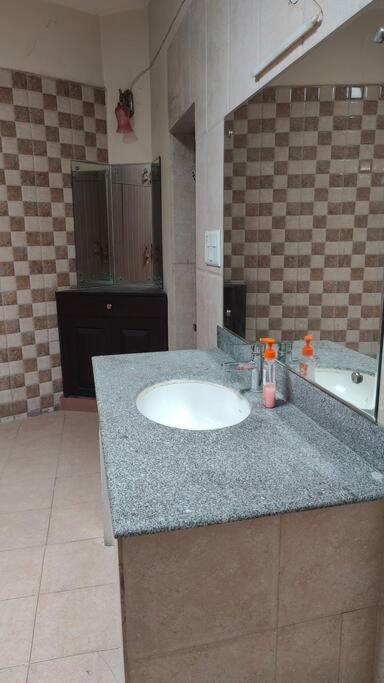 Basti House - Boutique Homestay Lucknow Luaran gambar